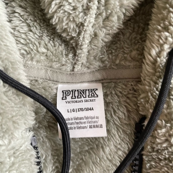 New Victoria’s Secret half teddy zip up in sage green size large new never worn - Picture 5 of 6